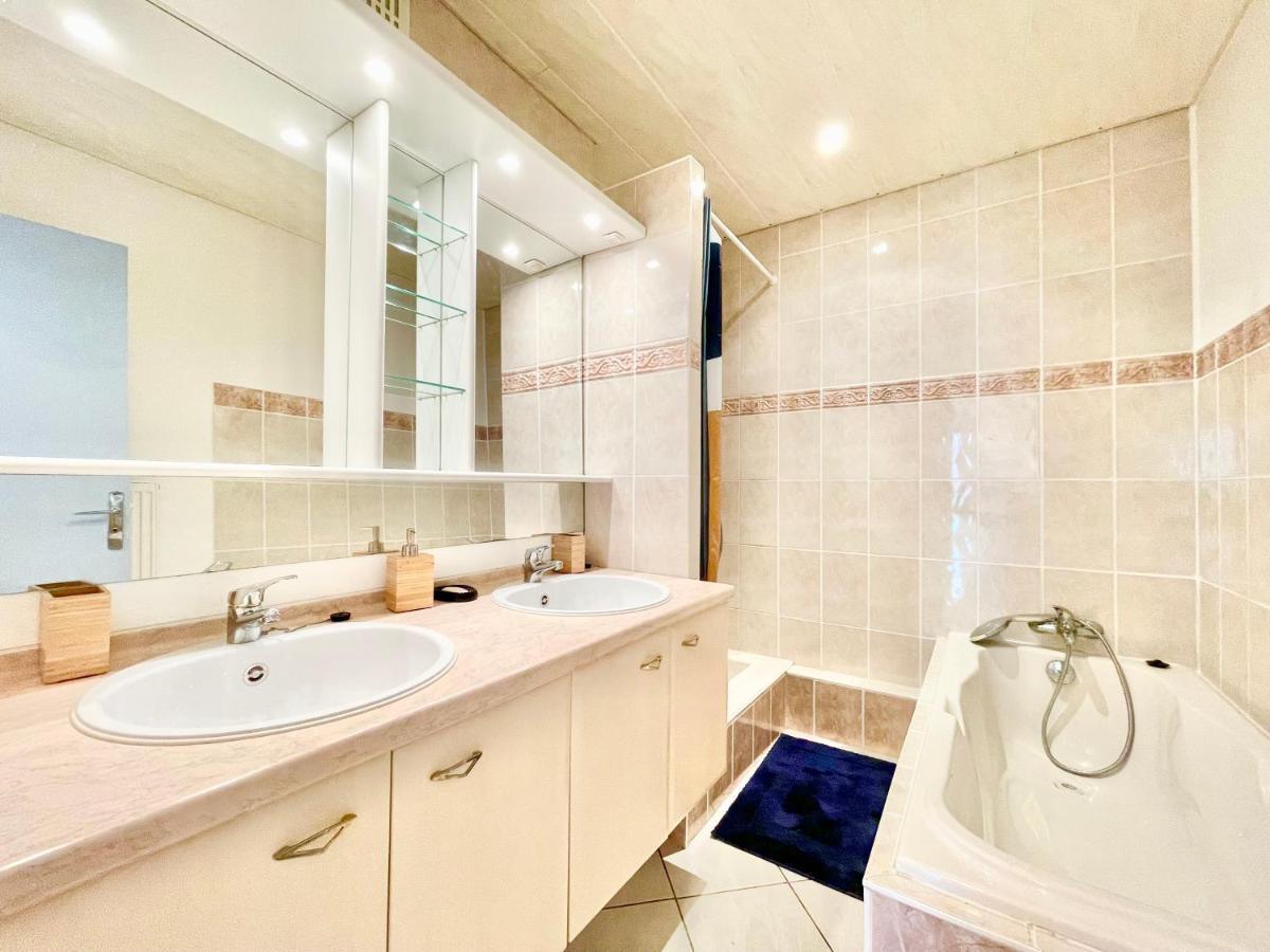 Colmar - La Cigogne - Balcon - Vue Degagee - Netflix - Wifi Fibre - Parking Gratuit - Quartier Populaire Apartment Luaran gambar