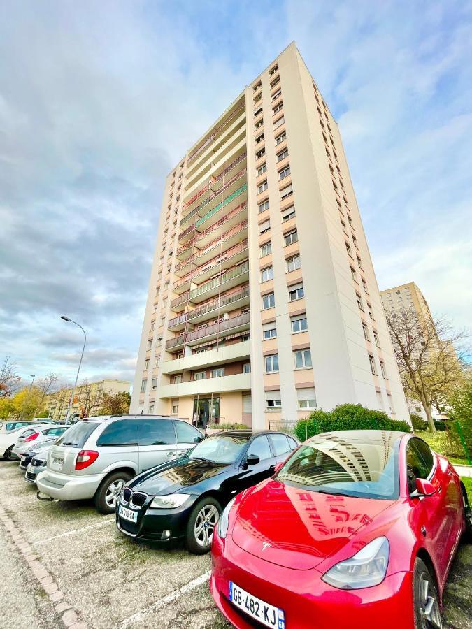 Colmar - La Cigogne - Balcon - Vue Degagee - Netflix - Wifi Fibre - Parking Gratuit - Quartier Populaire Apartment Luaran gambar